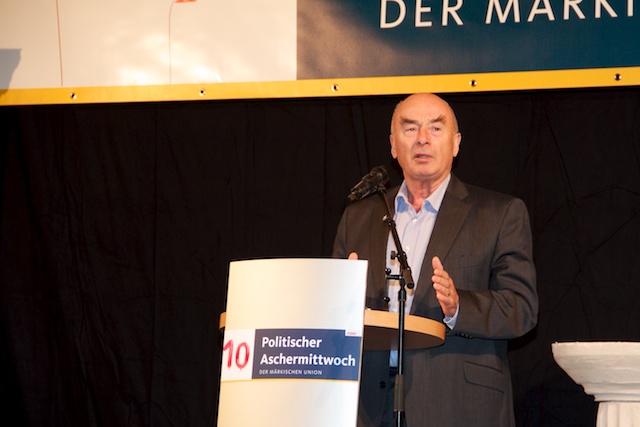 Ehrenvorsitzender Jrg Schnbohm hielt die Festrede