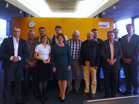 Der neugewhlte Kreisvorstand der CDU Cottbus mit Michael Schierack und Generalsekretrin Anja Heinrich